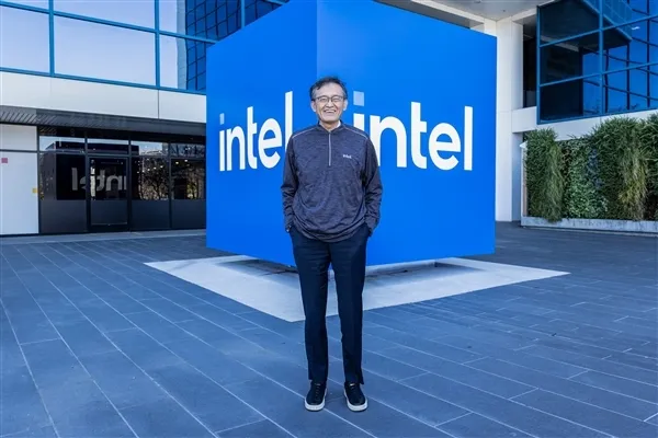 Intel First Chinese CEO Vows Transformation